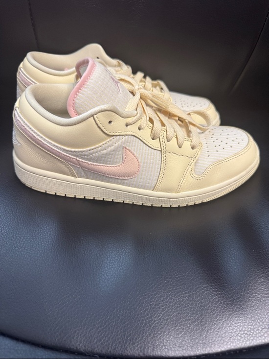 Jordan Shoes - Jordan 1 Lows Women’s Low-Top Sneakers in Cream & Light Pink (W8.5)